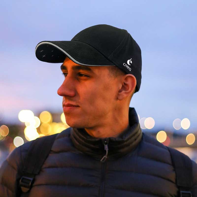 "Head in the stars" cap